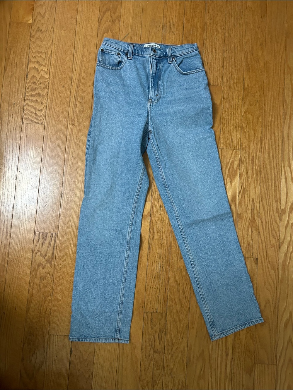 Abercrombie Curve Love ‘90s Straight Ultra High Rise jeans